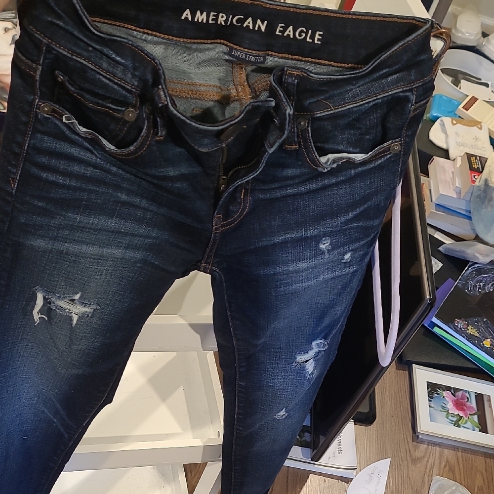 American Eagle Outfitters Women's Distressed Blue Jeans
